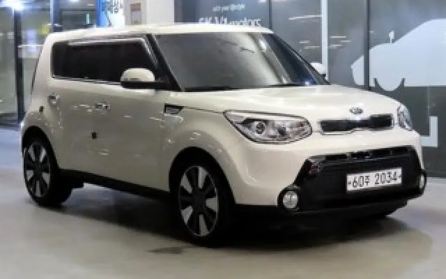 올뉴쏘울 중고차 올 뉴 쏘울 1.6 디젤 노블레스 매물 사진 7 - 2015/02 90,428km